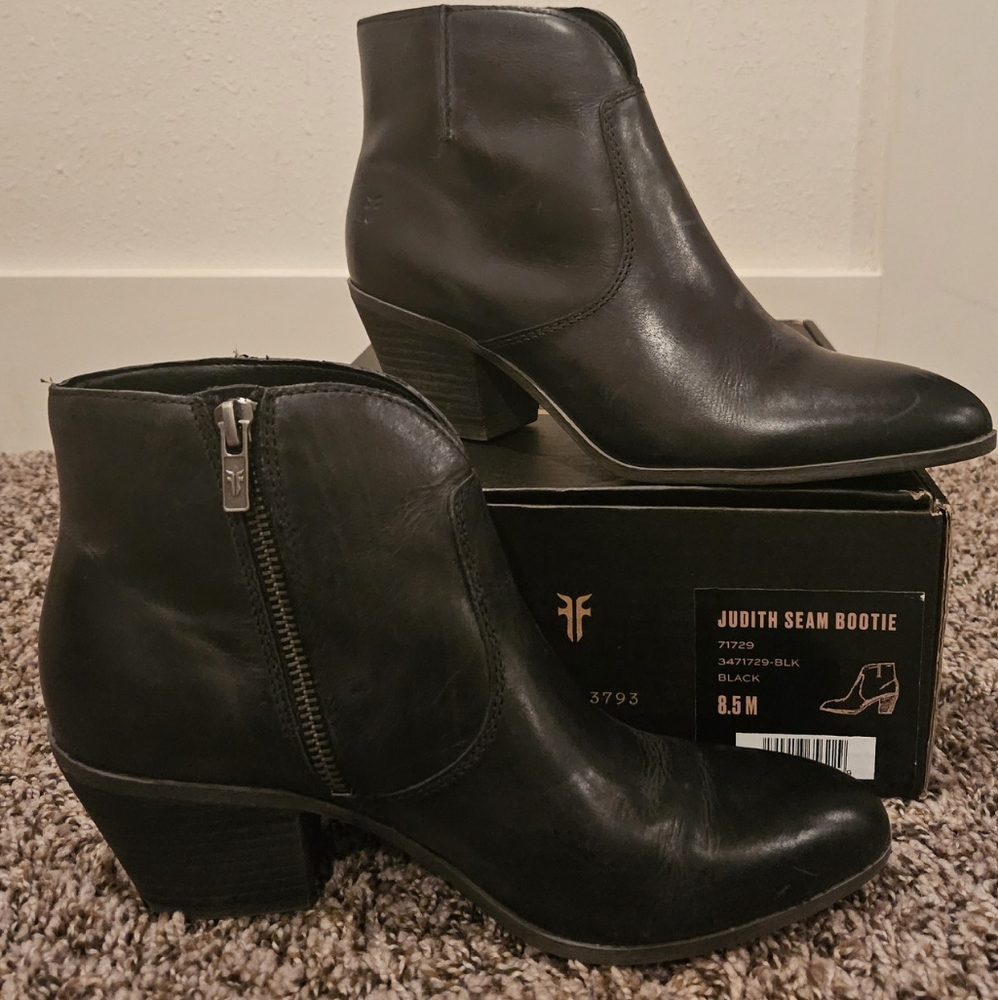FRYE Judith Seam Black Booties!